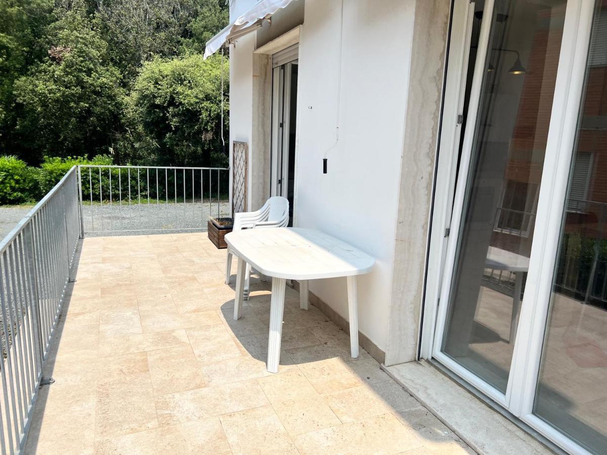 I Lecci Villa Ливорно Екстериор снимка