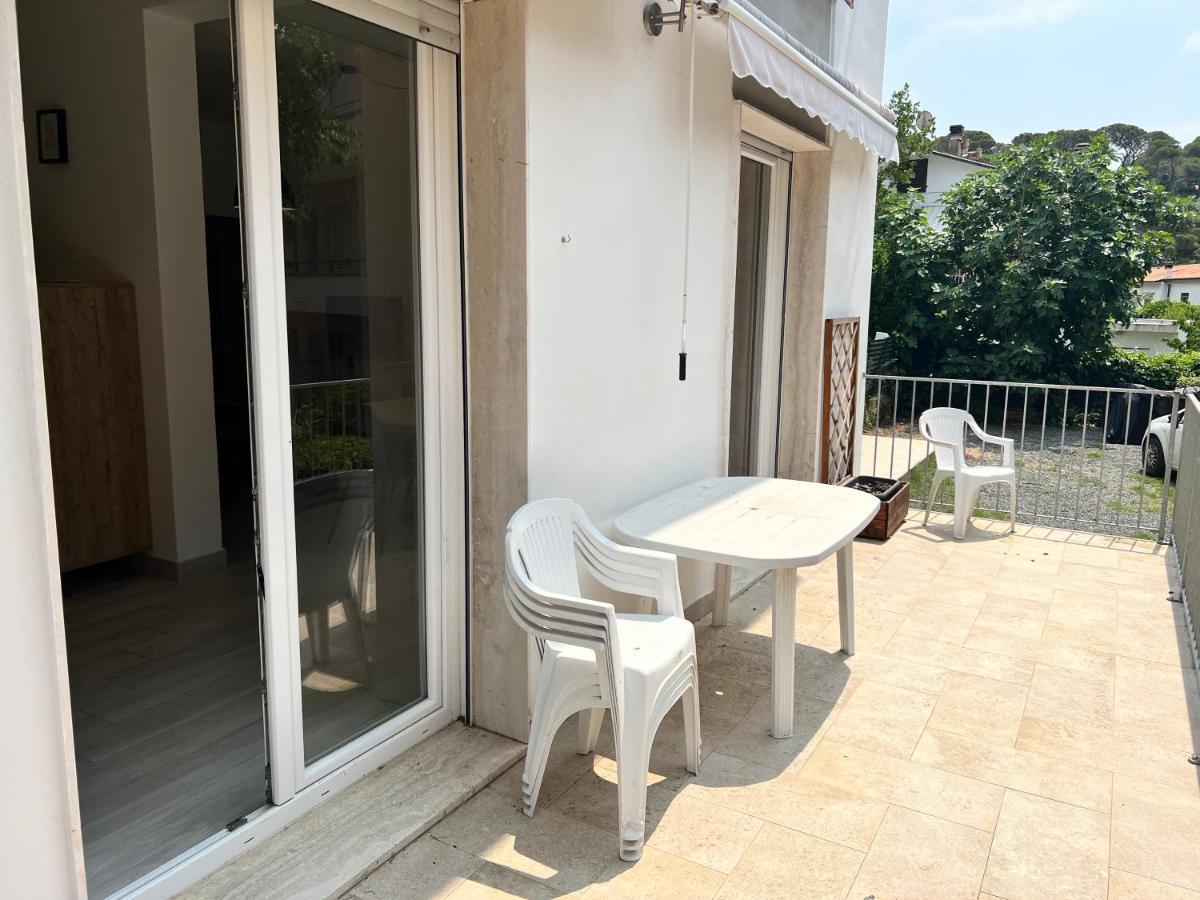 I Lecci Villa Ливорно Екстериор снимка