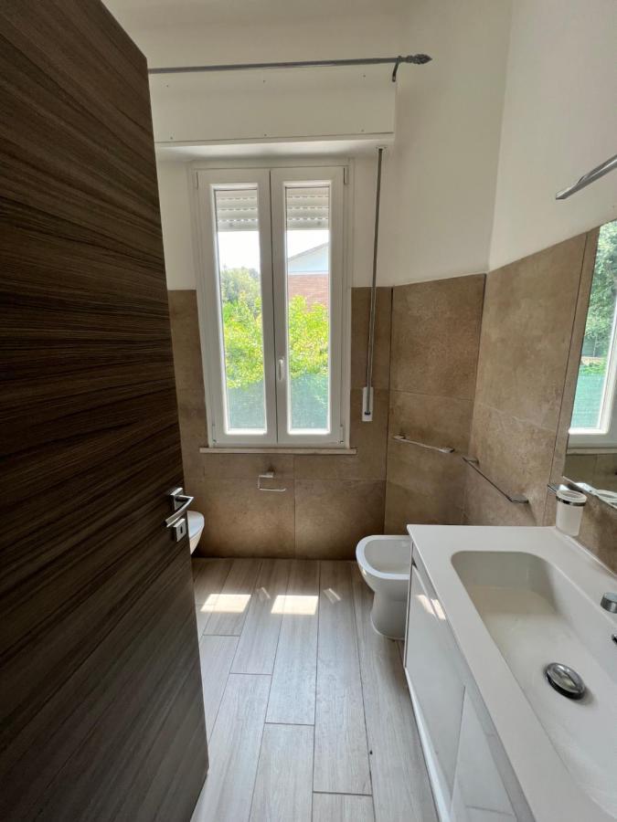 I Lecci Villa Ливорно Екстериор снимка