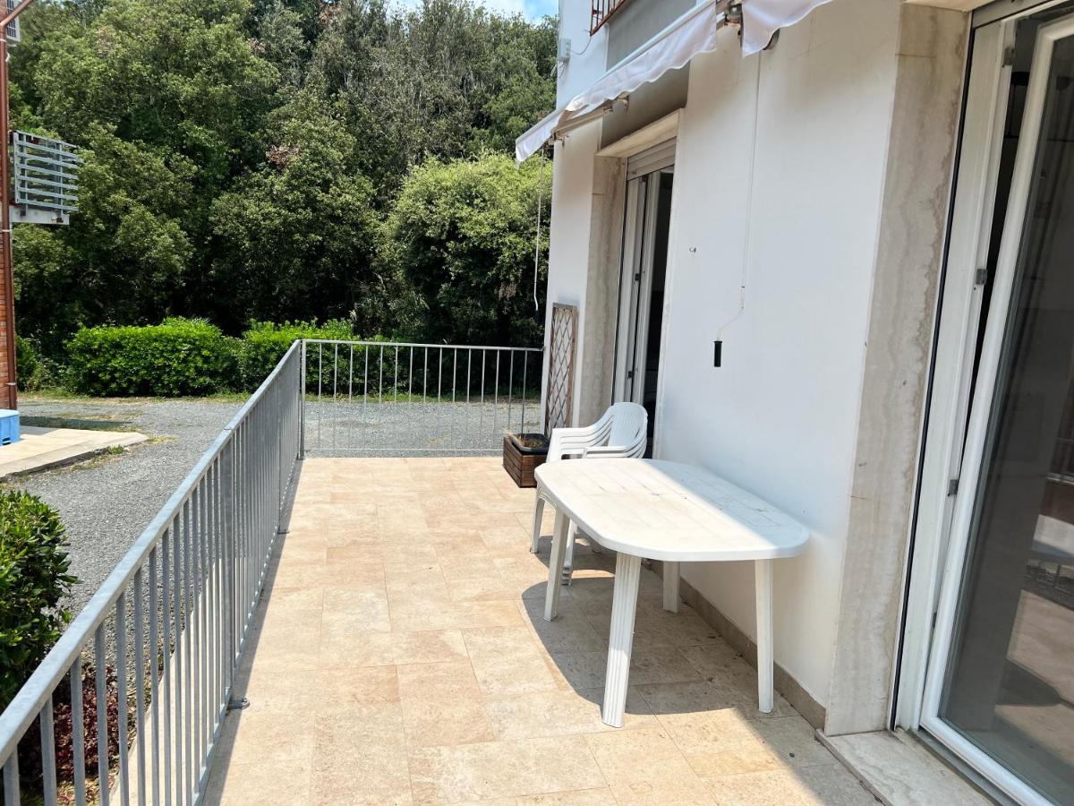 I Lecci Villa Ливорно Екстериор снимка